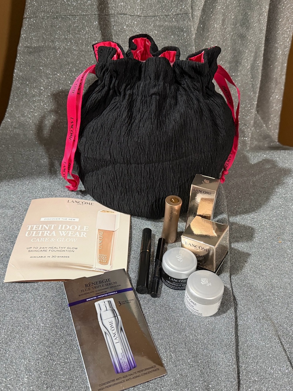 Lancôme Beauty Set with Black & Hot Pink Drawstring Bag 7 pieces woman skincare
